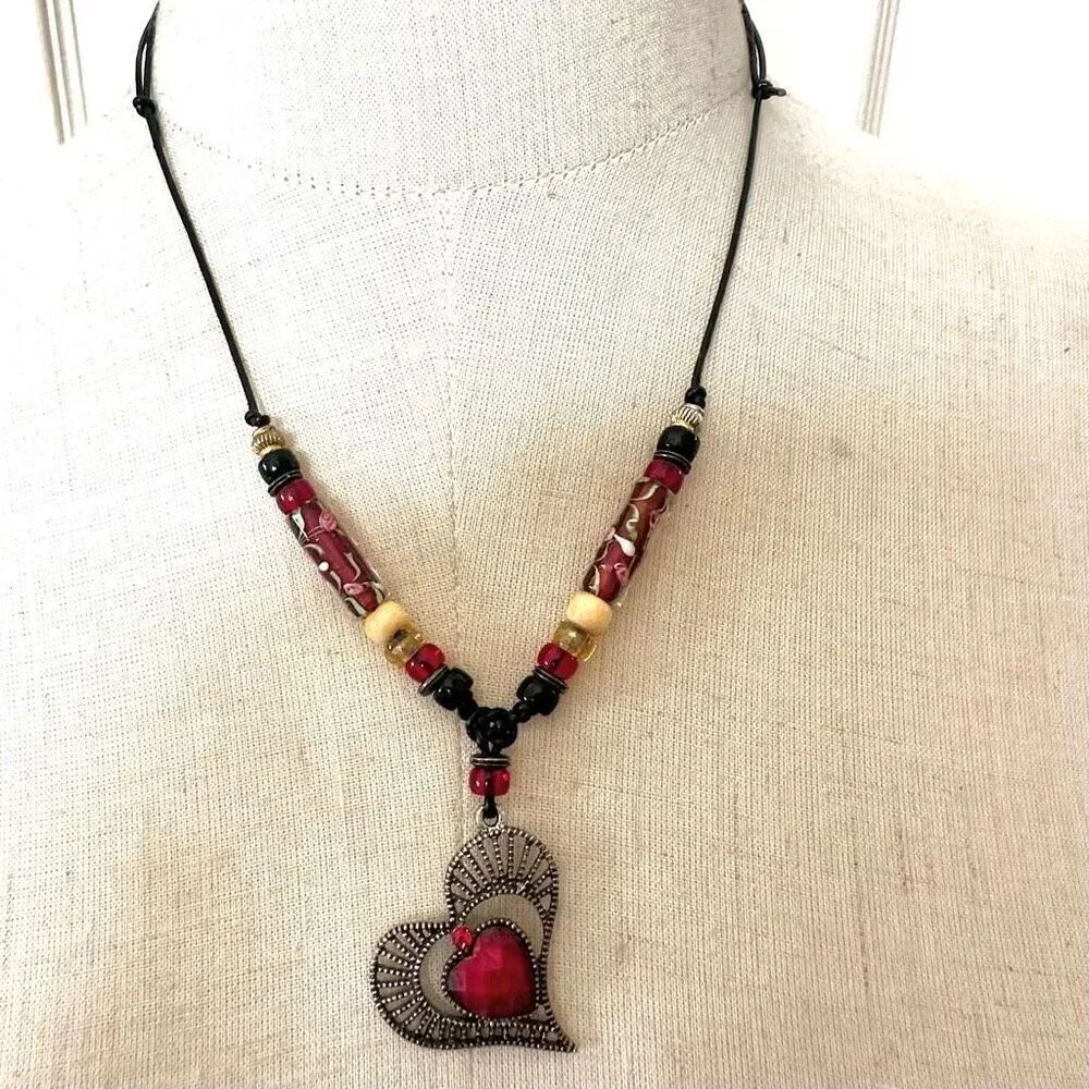 Heart beaded pendant necklace on adjustable cord
